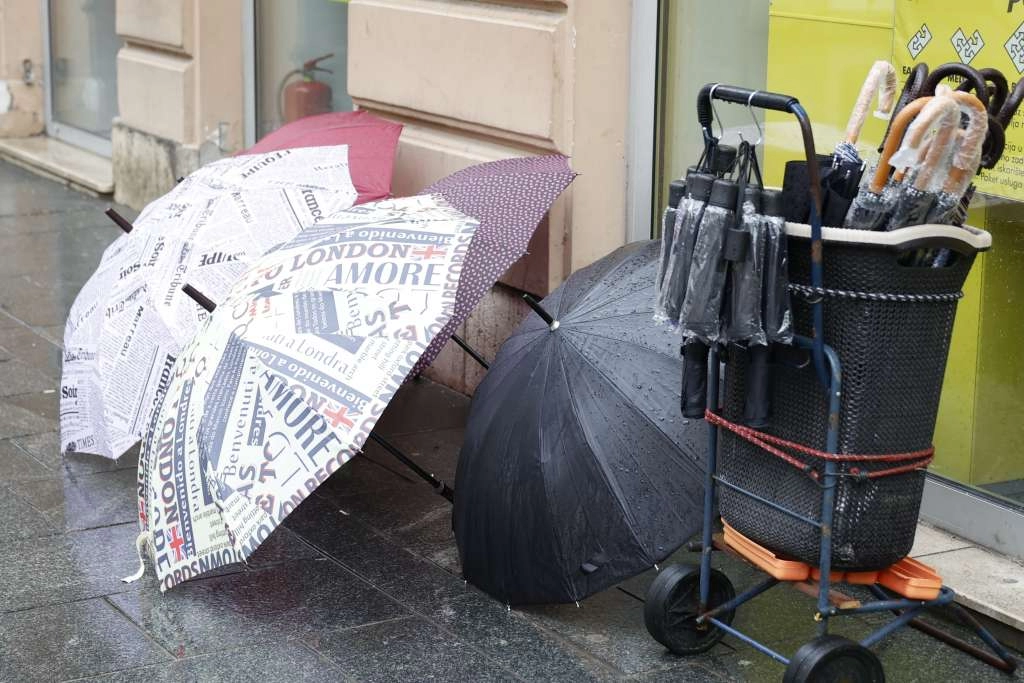 Nakon kiše smanjenje oblačnosti u Bosni, tokom dana lokalni pljuskovi na jugu i istoku Hercegovine